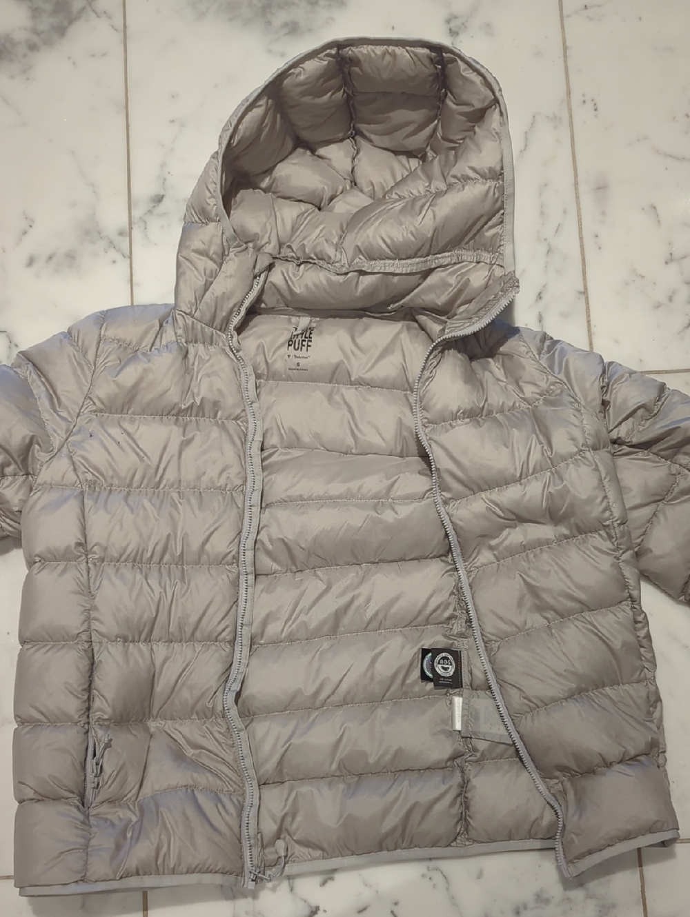 Womens Lightweight Hooded Puffer Jacket - Light Gray